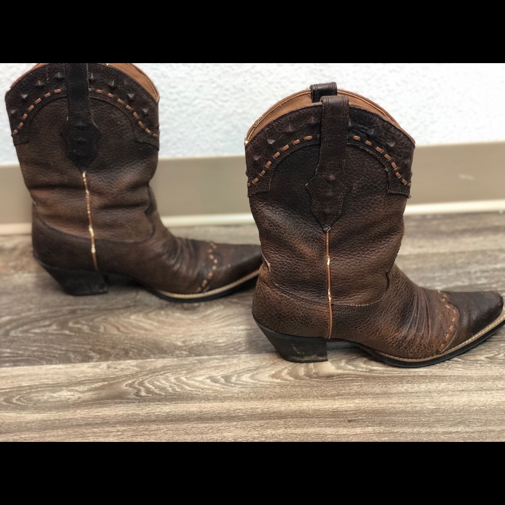 Ariat cowgirl boots size 7.5